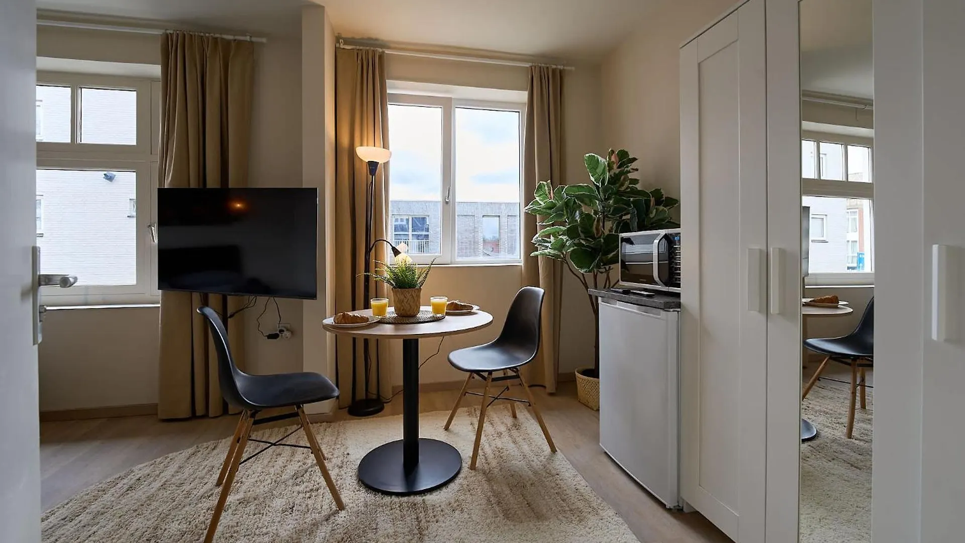 Cozy & Fully Equipped Studio In Eindhoven 1 contacts